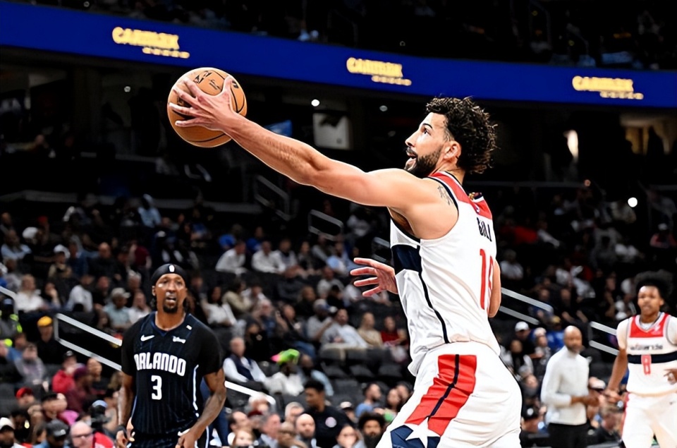 NBA记者, PE, 裁掉或交易